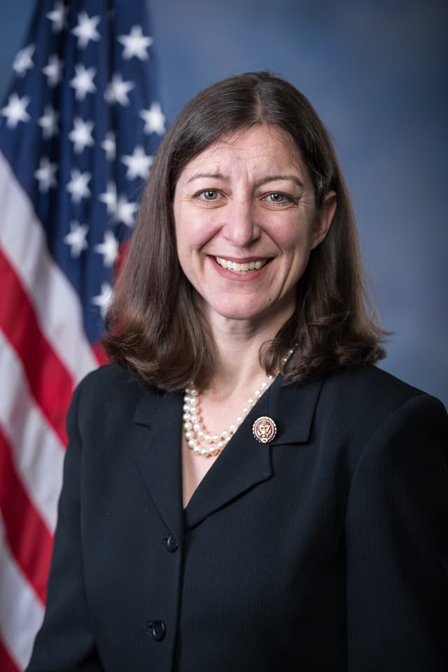 Rep. Elaine Luria headshot